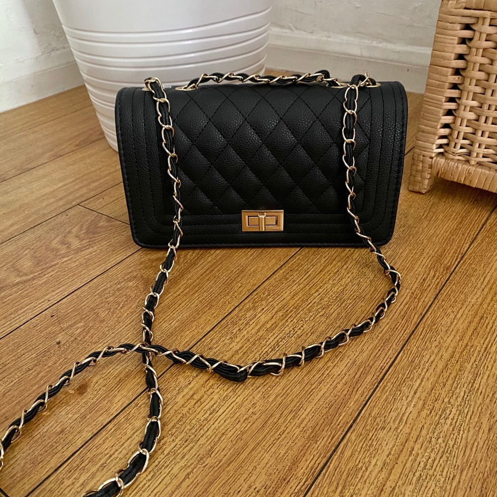 COPY - New Black Gold Chain Quilted Crossbody Bag